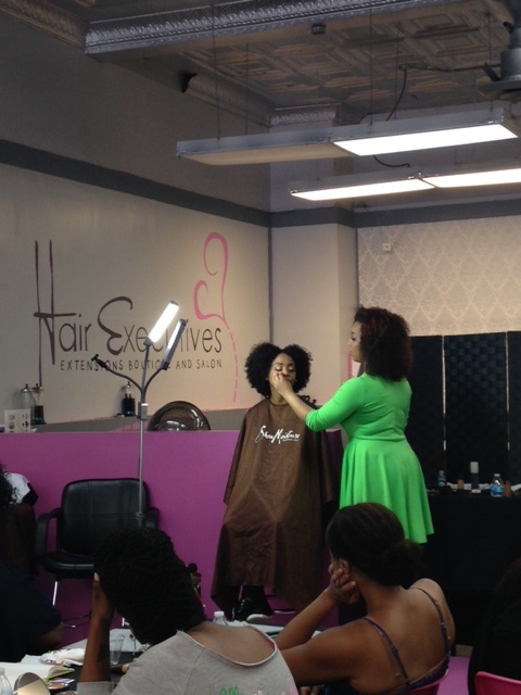 I arrived at the Beat & Snatch class just in time for Mimi's live makeup demonstration.